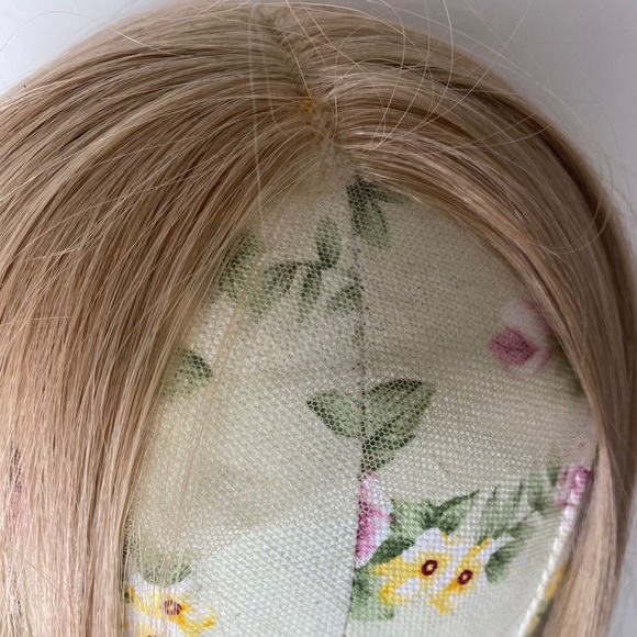 30” ASH HONEY BLONDE STRAIGHT LACE FRONT CELEB Wig main image 11
